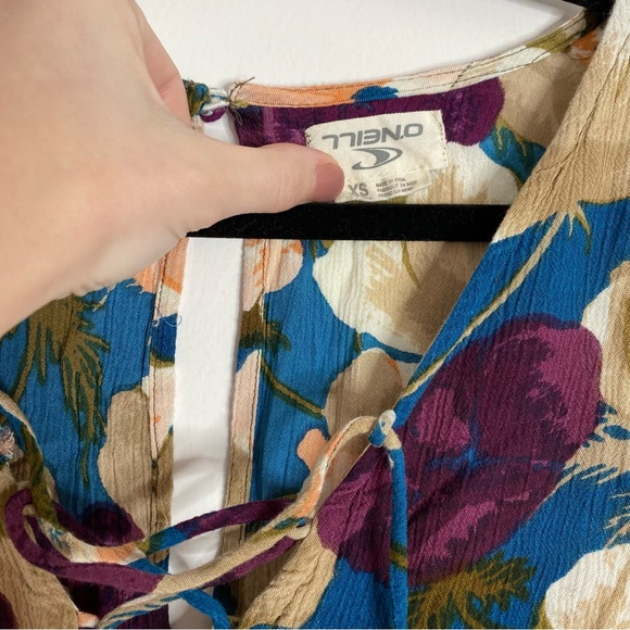 O’Neill Floral Romper with pockets - Picture 8 of 11